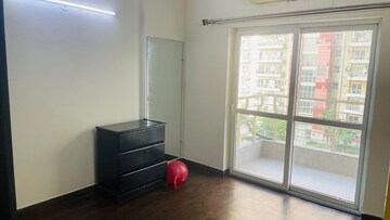 Room in 3.5 BHK Apartment at BPTP The Resort, Sector 75 – for Sale