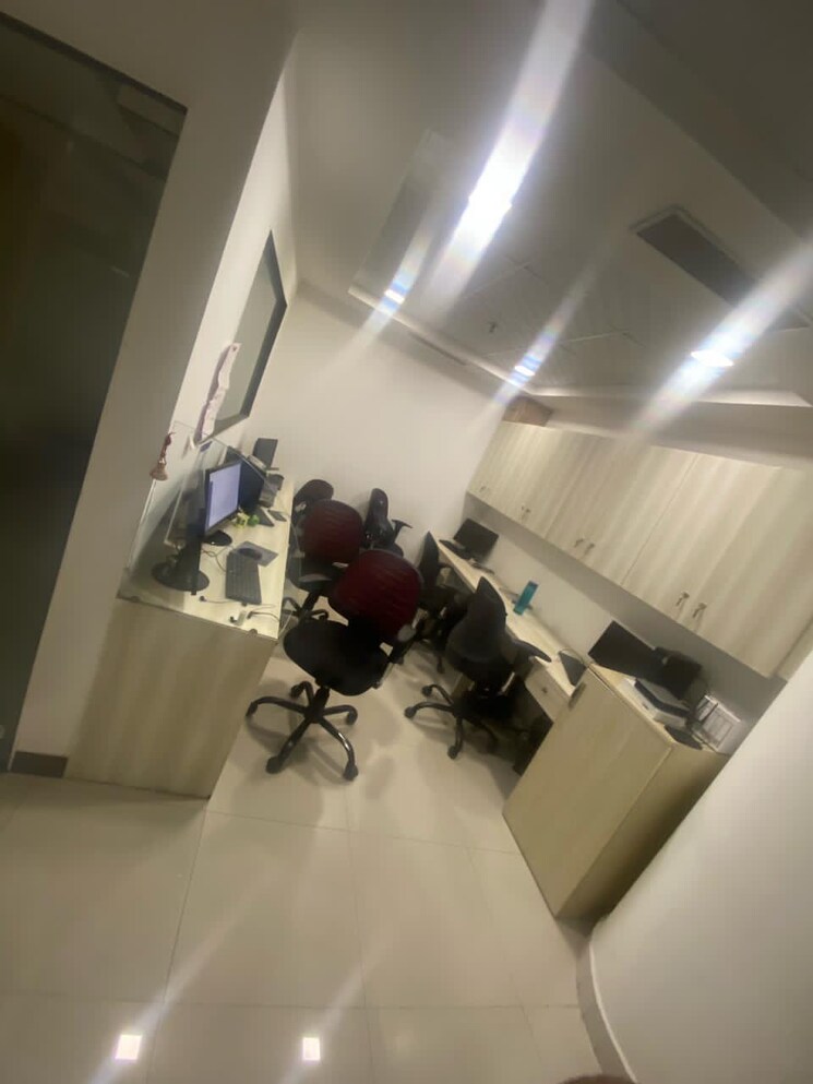 Team Area, spaze-itech-park Commercial Office Space 1085 Sq.Ft. In Sector 49 Gurgaon 8715596