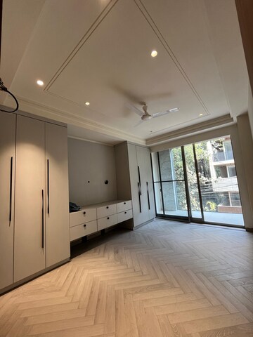 Room in 4 BHK Builder Floor at Geetanjali Enclave – for Sale