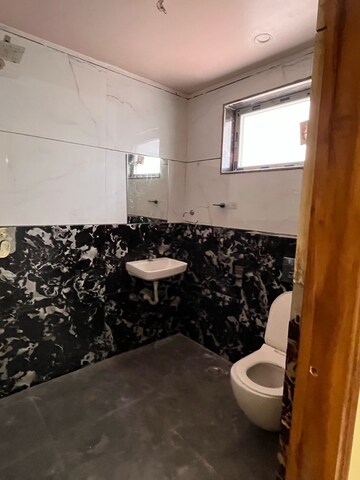 Master Bedroom in 2 BHK Builder Floor at Sector 23 – for Rent