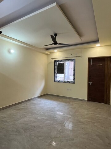 Room in 2 BHK Builder Floor at Sector 23 – for Rent