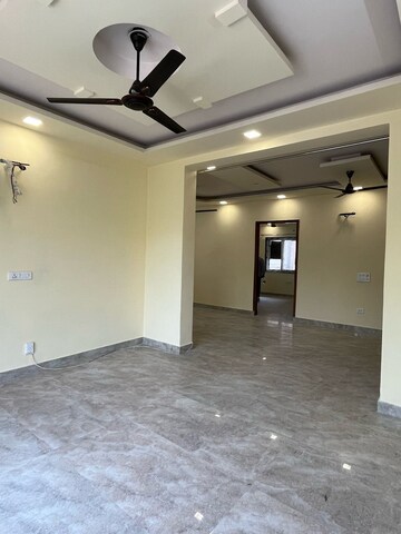 Room in 2 BHK Builder Floor at Sector 23 – for Rent