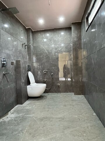 Bathroom in 2 BHK Builder Floor at Sector 23 – for Rent