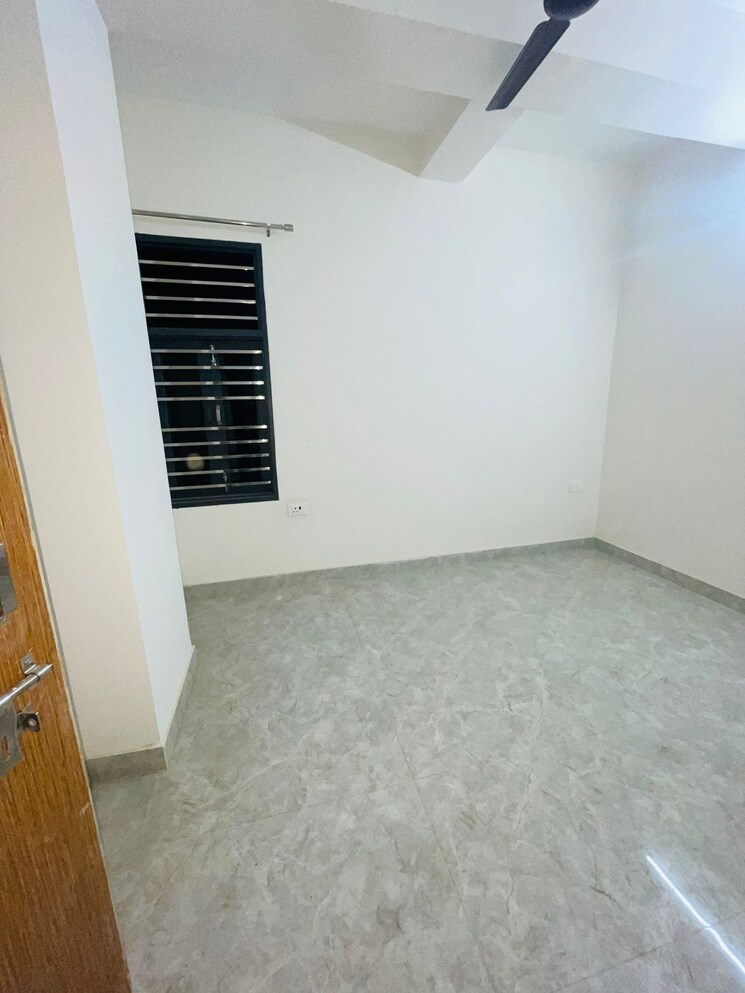 Room, new palam vihar 2 Bedroom 1050 Sq.Ft. Builder Floor In New Palam Vihar Gurgaon 8715674