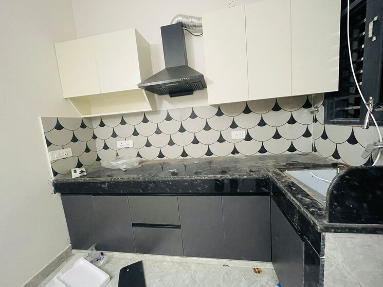 Kitchen, new palam vihar 2 Bedroom 1050 Sq.Ft. Builder Floor In New Palam Vihar Gurgaon 8715674