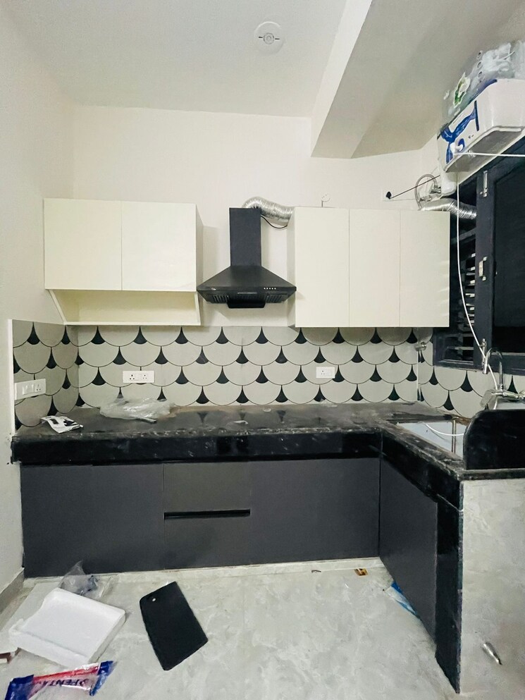 Kitchen, new palam vihar 2 Bedroom 1050 Sq.Ft. Builder Floor In New Palam Vihar Gurgaon 8715674
