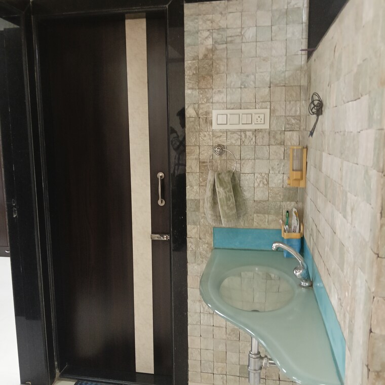 Attached Bathroom, kandivali east 3 Bedroom 626 Sq.Ft. Apartment In Kandivali East Mumbai 8715690