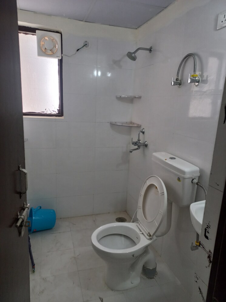 Bathroom, amolik-sankalp 1 Bedroom 438 Sq.Ft. Apartment In Sector 85 Faridabad 8715685