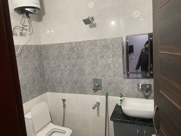 Team Area in 2 BHK Builder Floor at Sector 40 – for Rent