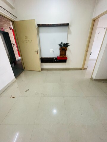 Room in 2 BHK Apartment at Lotus Homz, Sector 111 – for Rent