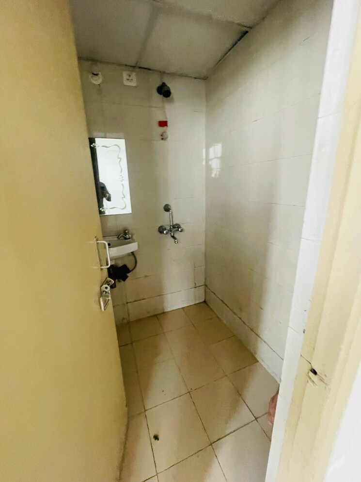 Bathroom, lotus-homz 2 Bedroom 696 Sq.Ft. Apartment In Sector 111 Gurgaon 8715687