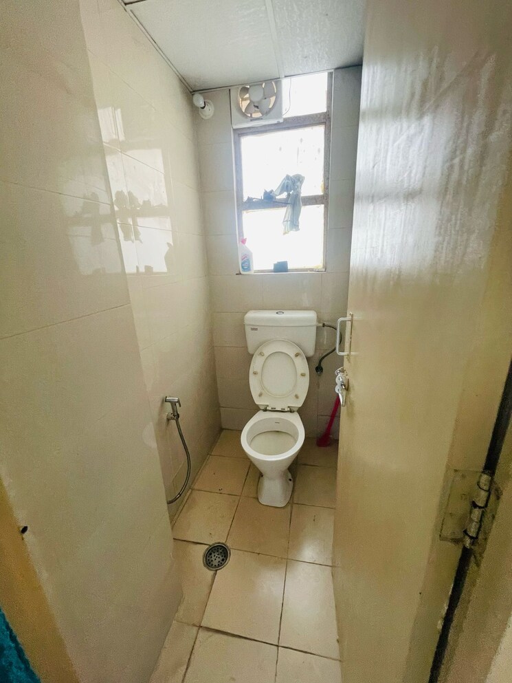 Bathroom, lotus-homz 2 Bedroom 696 Sq.Ft. Apartment In Sector 111 Gurgaon 8715687