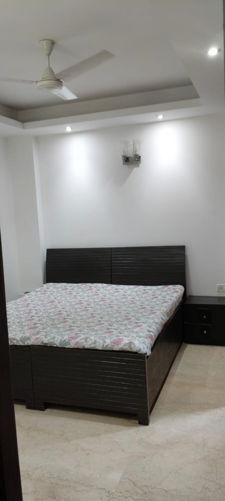 Bedroom, east of kailash 3 Bedroom 1500 Sq.Ft. Builder Floor In East Of Kailash Delhi 8715692