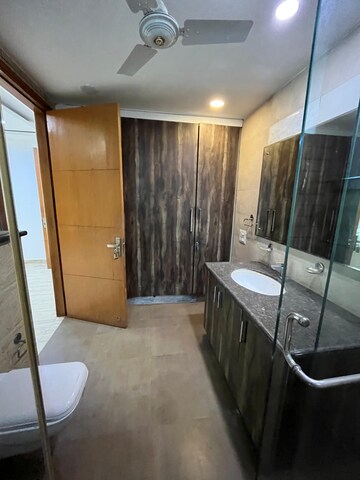 Master Bedroom in 4 BHK Builder Floor at Soami Nagar – for Rent