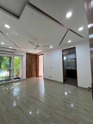 Room in 4 BHK Builder Floor at Soami Nagar – for Rent