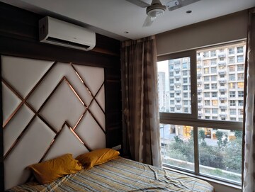 Room in 2.5 BHK Apartment at Hiranandani Castle Rock, Powai – for Rent