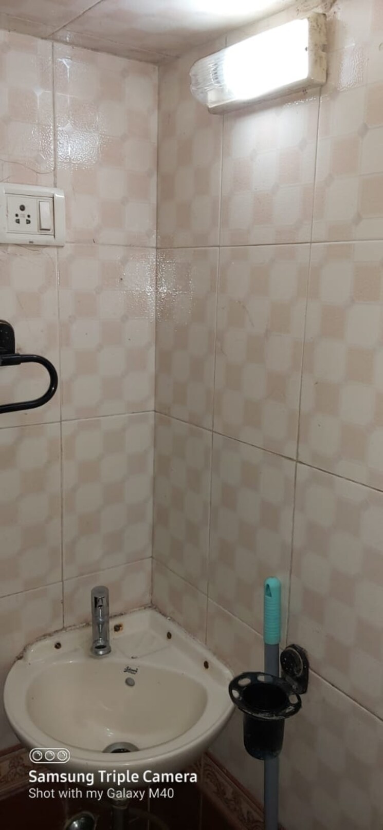 Bathroom, panch pakhadi 2 Bedroom 700 Sq.Ft. Apartment In Panch Pakhadi Thane 8715714