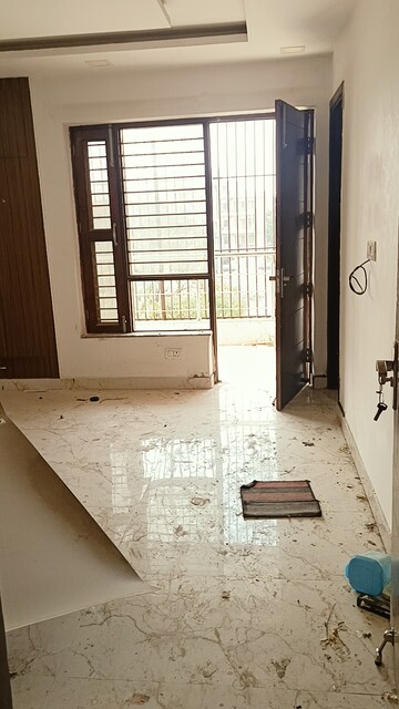 Room in 3 BHK Builder Floor at BPTP Park Elite Floors, Sector 85 – for Rent