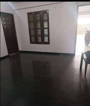 Room in 2 BHK Builder Floor at Sector 9 – for Rent