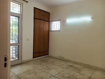 Room in 3.5 BHK Builder Floor at Ardee City, Sector 52 – for Rent