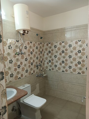 Bathroom in 3.5 BHK Builder Floor at Ardee City, Sector 52 – for Rent