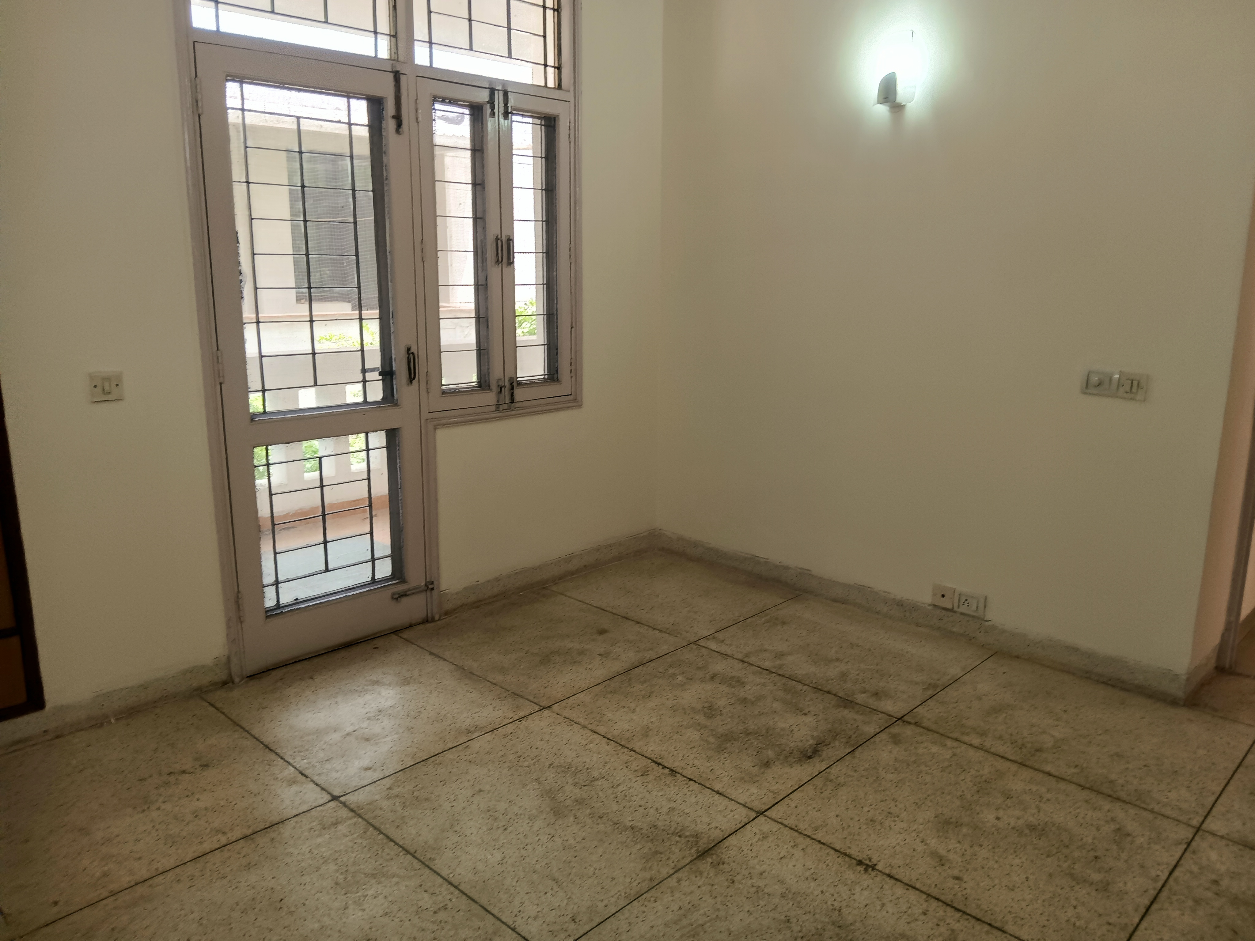 3.5 BHK + Servant Room Builder Floor For Rent in Ardee City