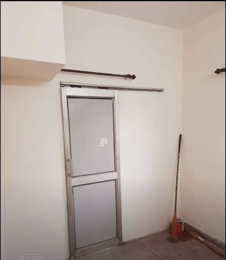 Room, sector 45 2 Bedroom 1000 Sq.Ft. Builder Floor In Sector 45 Chandigarh 8715880