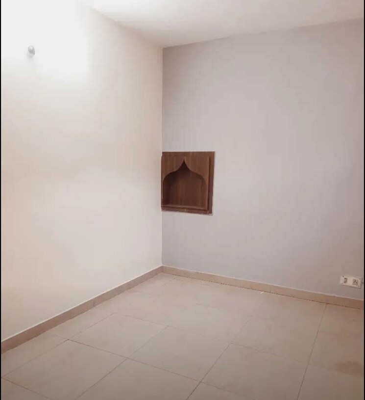 Room, sector 45 2 Bedroom 1000 Sq.Ft. Builder Floor In Sector 45 Chandigarh 8715880