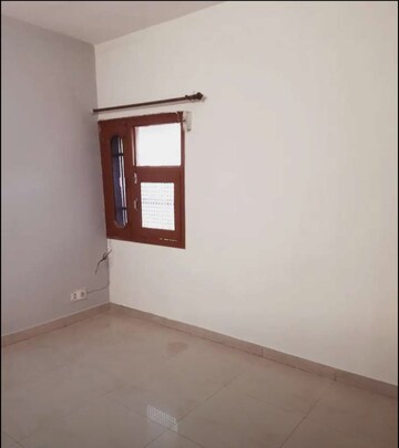 Room in 2 BHK Builder Floor at Sector 45 – for Rent