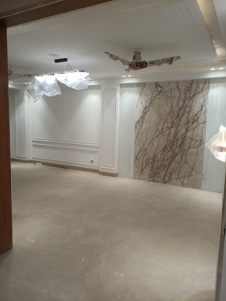 Room, dlf-atria 4 Bedroom 300 Sq.Yd. Builder Floor In Dlf Phase ii Gurgaon 8715894