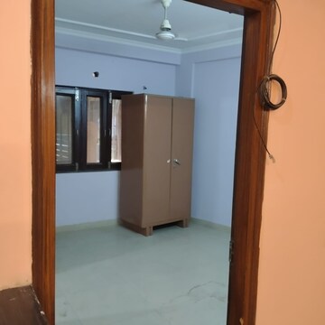Room in 2 BHK Builder Floor at Saket – for Rent