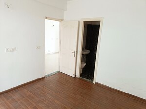 Room in 4 BHK Builder Floor at BPTP Elite Floors, Sector 83 – for Sale