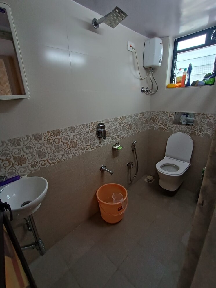 Bathroom, ashiana-chs-bandra-west 2 Bedroom 780 Sq.Ft. Apartment In Bandra West Mumbai 8715959