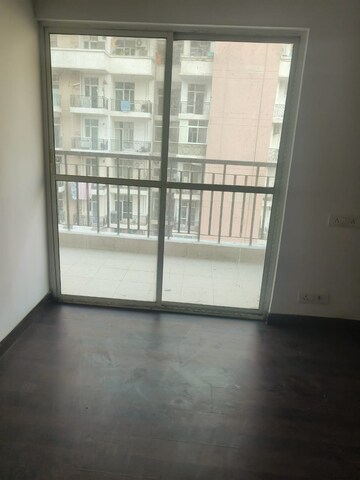 Room in 3 BHK Apartment at Maxblis White House, Sector 75 – for Rent