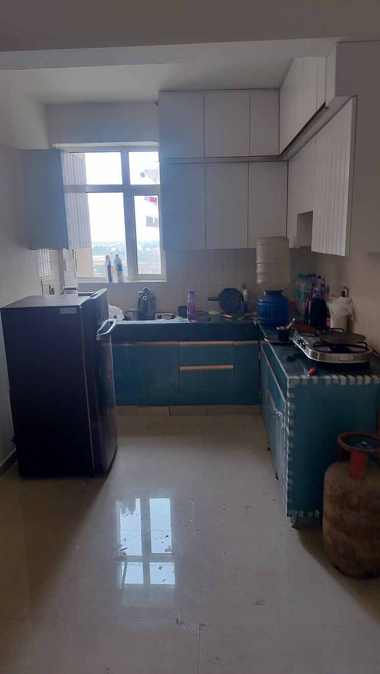Kitchen, rof-aalayas-phase-2 3 Bedroom 864 Sq.Ft. Apartment In Sector 102 Gurgaon 8715965