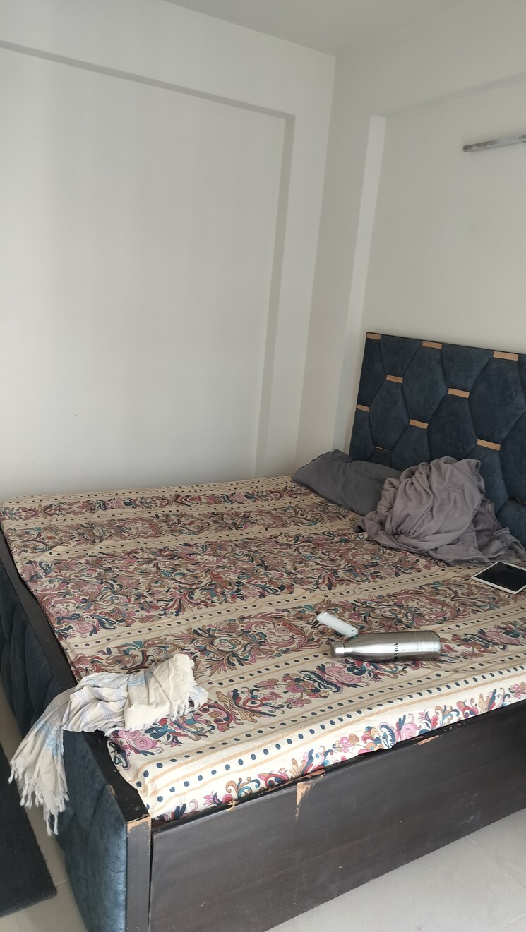 Bedroom, rof-aalayas-phase-2 3 Bedroom 864 Sq.Ft. Apartment In Sector 102 Gurgaon 8715965