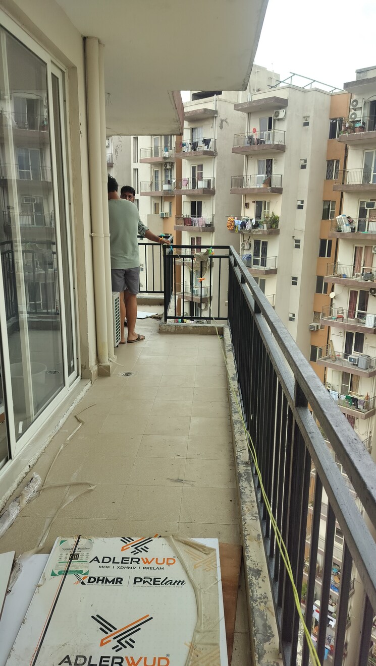 Balcony, rof-aalayas-phase-2 3 Bedroom 864 Sq.Ft. Apartment In Sector 102 Gurgaon 8715965