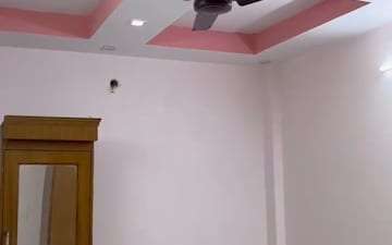 3.5 BHK Builder Floor For Sale in Laxmi Nagar