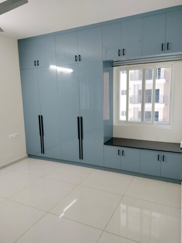 Room in 2 BHK Apartment at Rajapushpa Provincia, Narsingi – for Rent