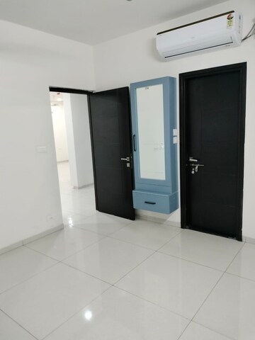 Room in 2 BHK Apartment at Rajapushpa Provincia, Narsingi – for Rent