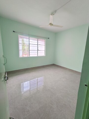 Room in 2 BHK Apartment at Wadgaon Sheri – for Rent