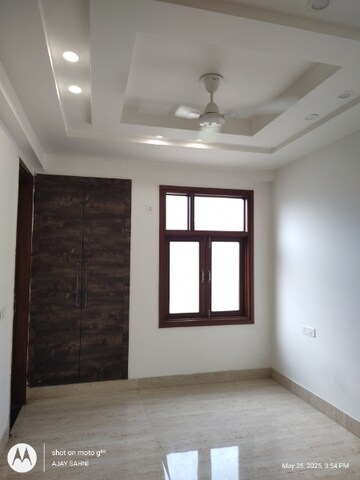 Room in 3 BHK Builder Floor at Mehrauli – for Sale