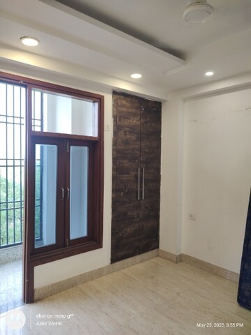 Room in 3 BHK Builder Floor at Mehrauli – for Sale