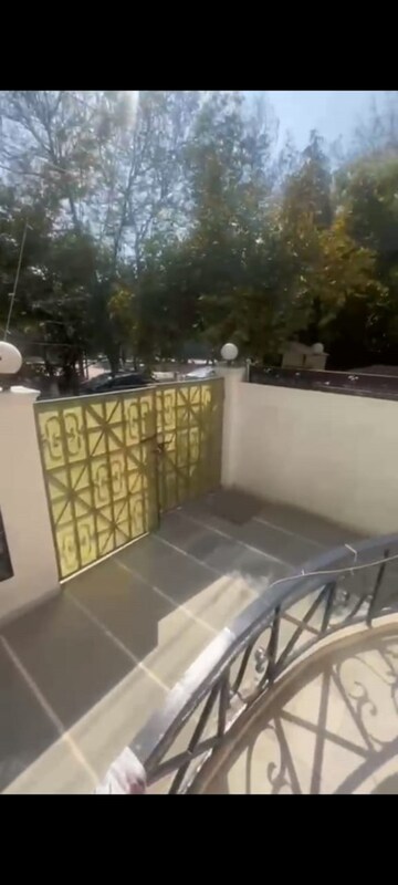 Balcony in 3 BHK Apartment at DLF Royale Residences, Dlf Phase I – for Sale
