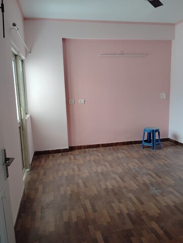 Room in 3 BHK Apartment at Gardenia Gateway, Sector 75 – for Rent