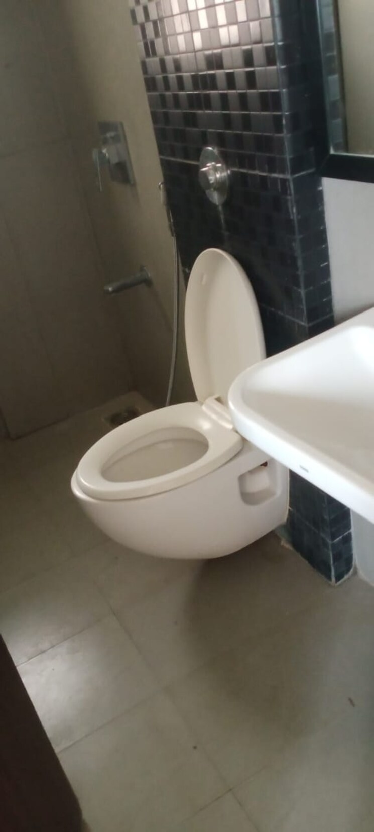 Bathroom, lodha-splendora 1 Bedroom 402 Sq.Ft. Apartment In Ghodbunder Road Thane 8716034