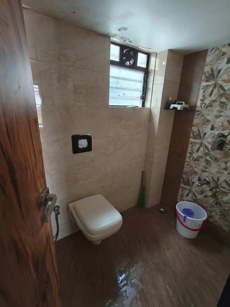 Bathroom, sea-shell-apartment 3 Bedroom 1150 Sq.Ft. Apartment In Andheri West Mumbai 8716024