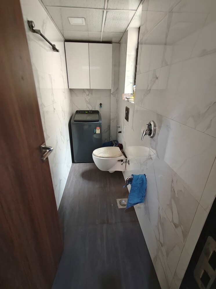 Bathroom, sea-shell-apartment 3 Bedroom 1150 Sq.Ft. Apartment In Andheri West Mumbai 8716024