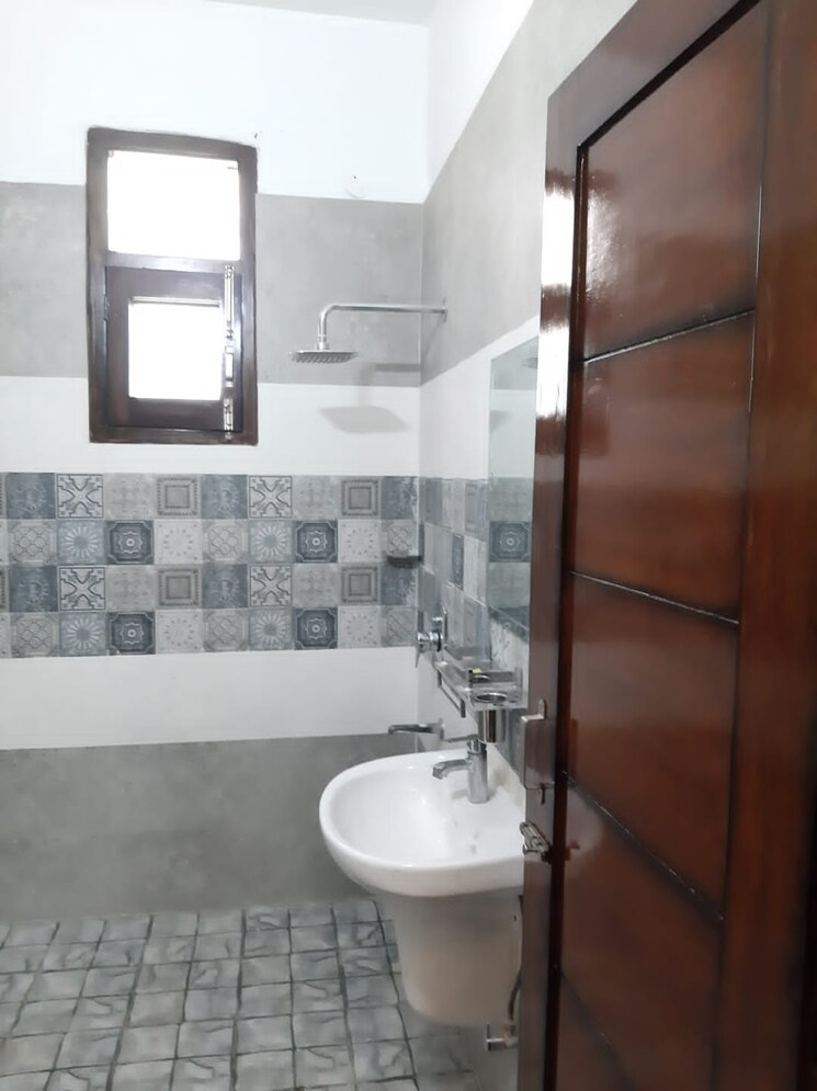 Bathroom, ambala highway 3 Bedroom 900 Sq.Ft. Independent House In Ambala Highway Zirakpur 8716031