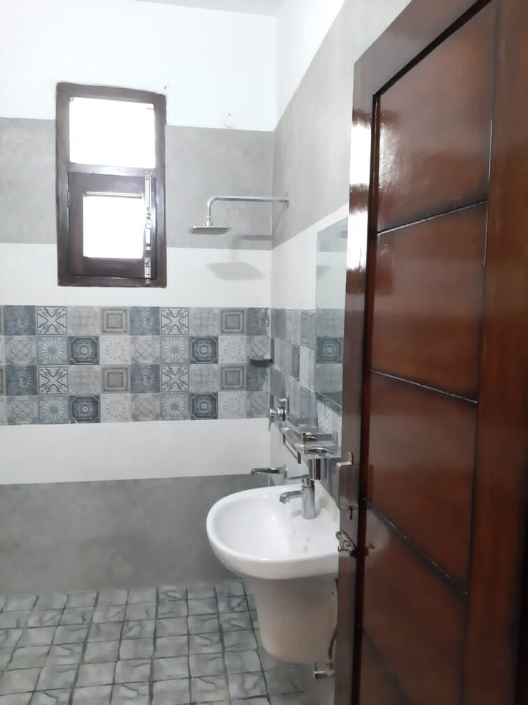 Bathroom, ambala highway 3 Bedroom 900 Sq.Ft. Independent House In Ambala Highway Zirakpur 8716031